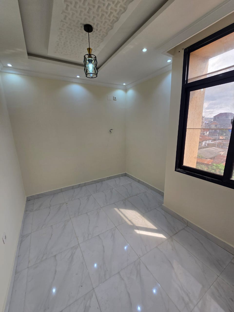 Immeuble à Vendre – Mont-Ngafula, Kinshasa