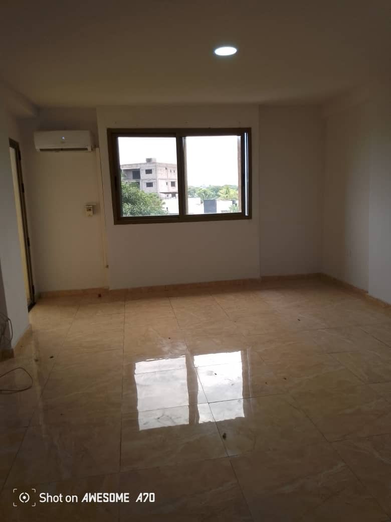 Immeuble à Vendre – Mont-Ngafula, Kinshasa