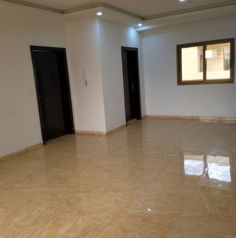 Immeuble à Vendre – Mont-Ngafula, Kinshasa