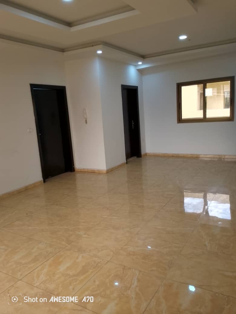 Immeuble à Vendre – Mont-Ngafula, Kinshasa