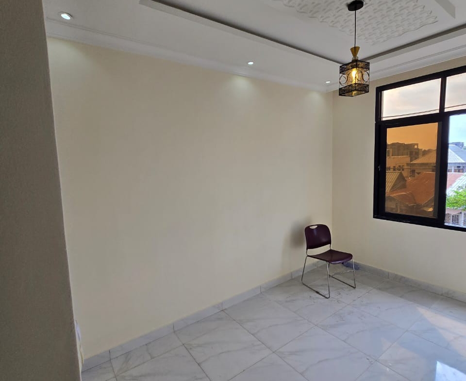 Immeuble à Vendre – Mont-Ngafula, Kinshasa
