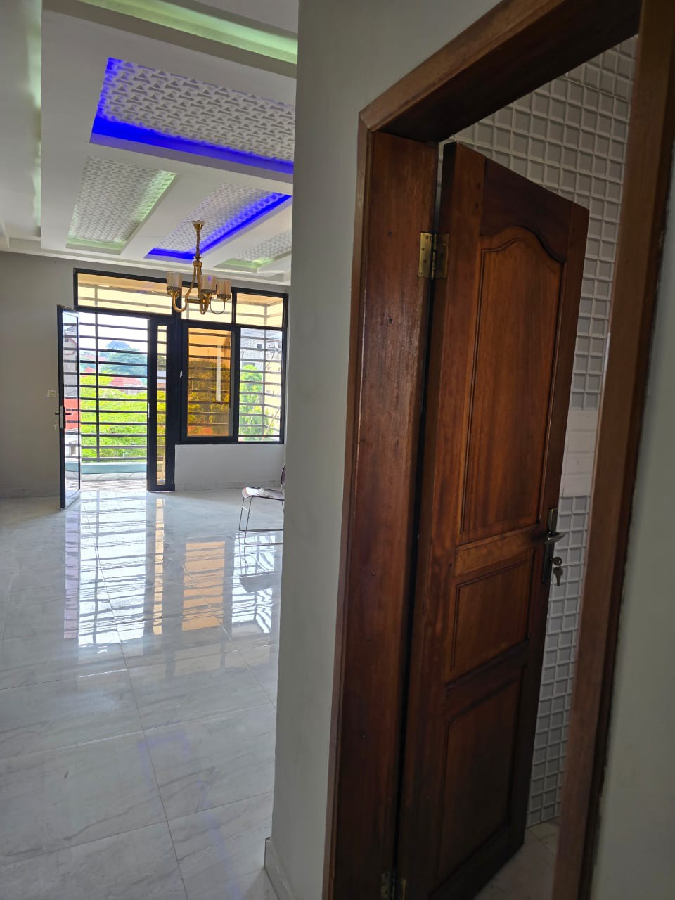 Immeuble à Vendre – Mont-Ngafula, Kinshasa