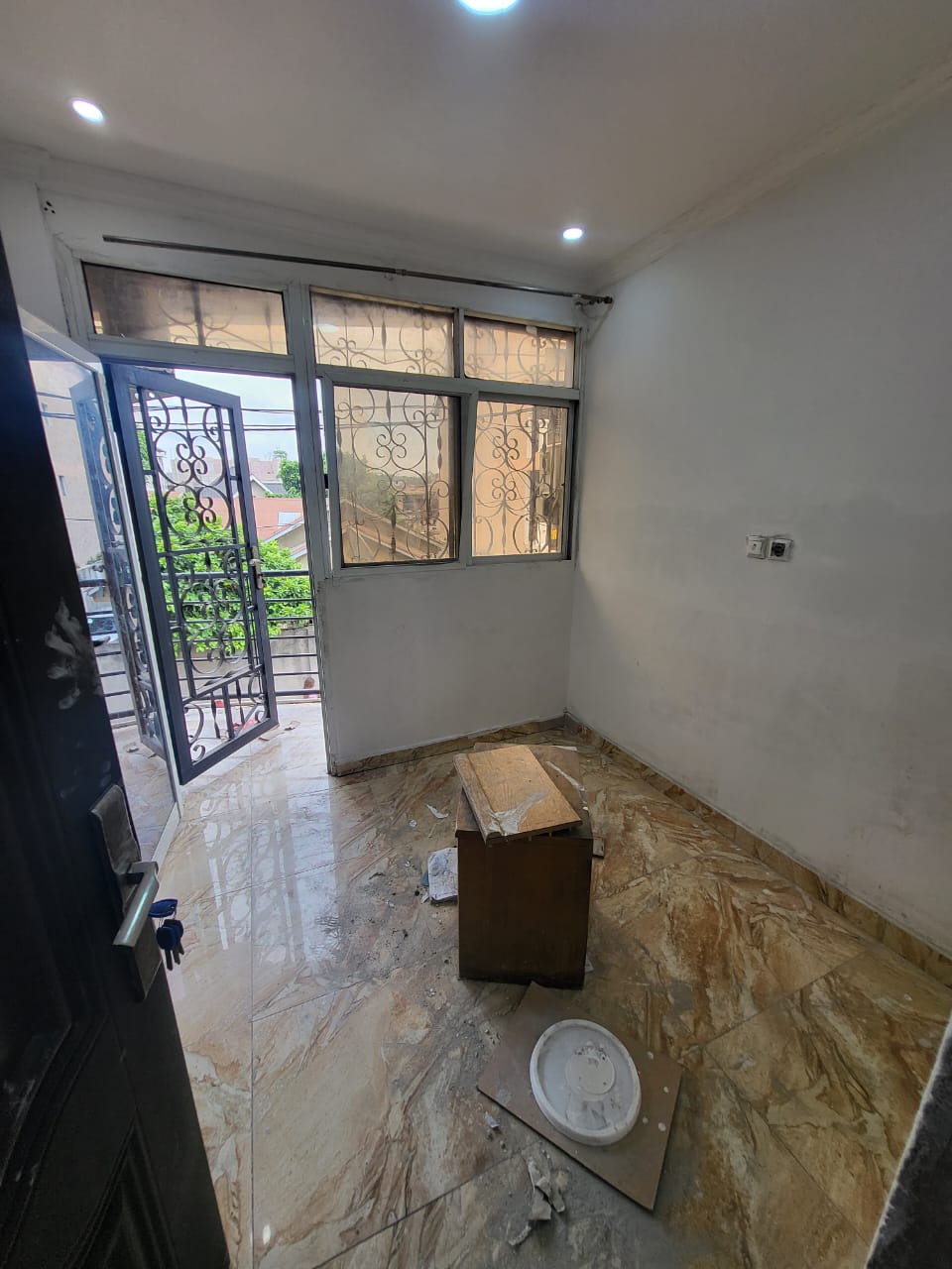 scaled_1001069012 Appartement à Louer – Kintambo, Kinshasa
