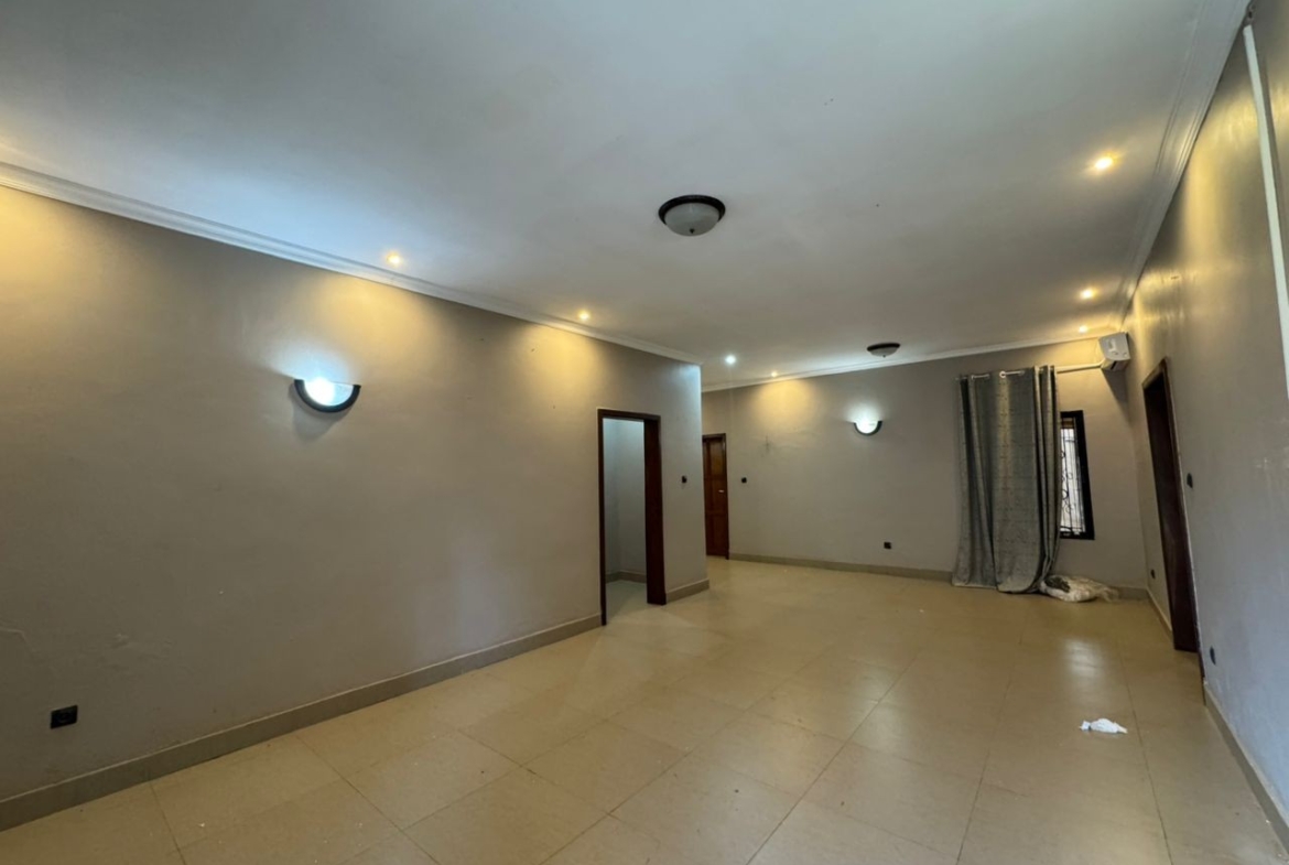 Maison à Louer – Plateau 2, Lubumbashi