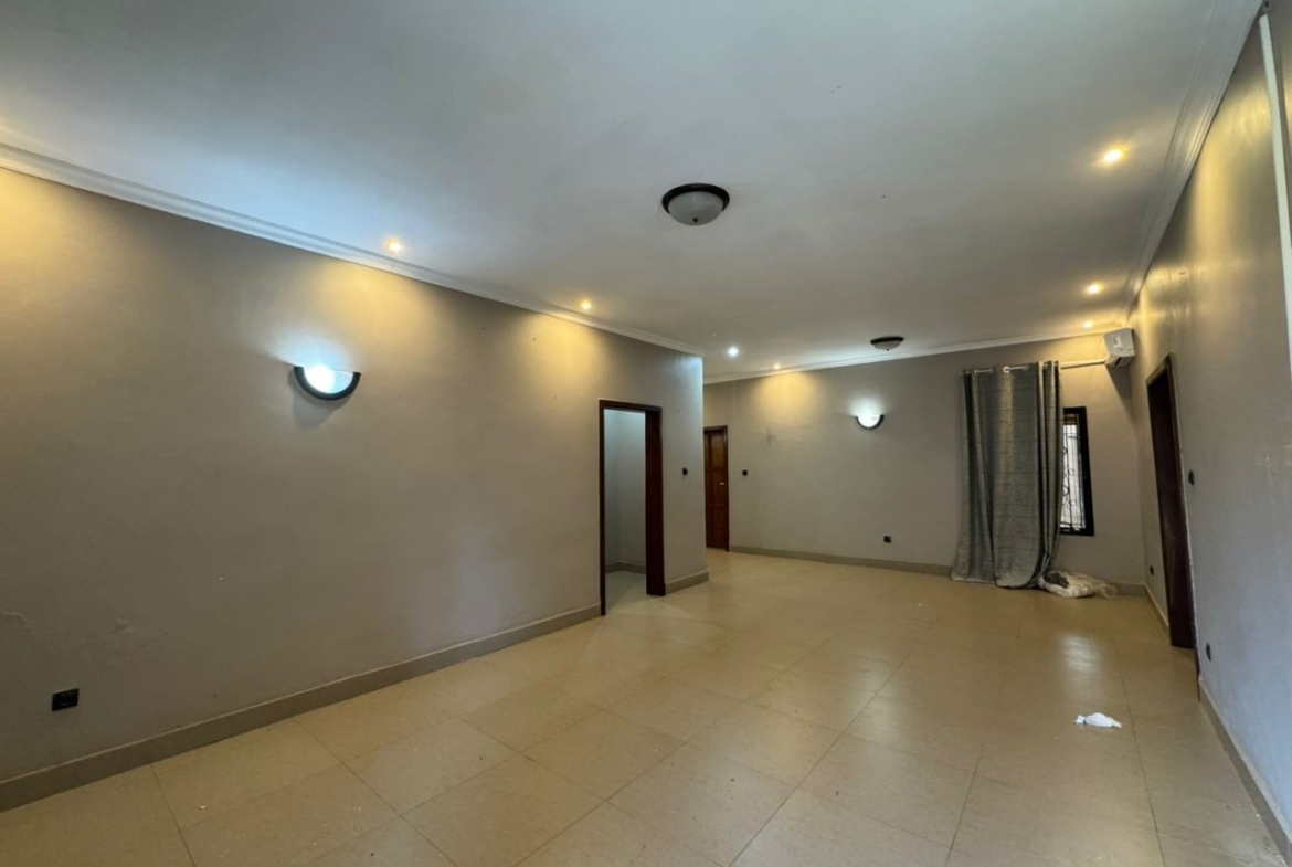 Maison à Louer – Plateau 2, Lubumbashi