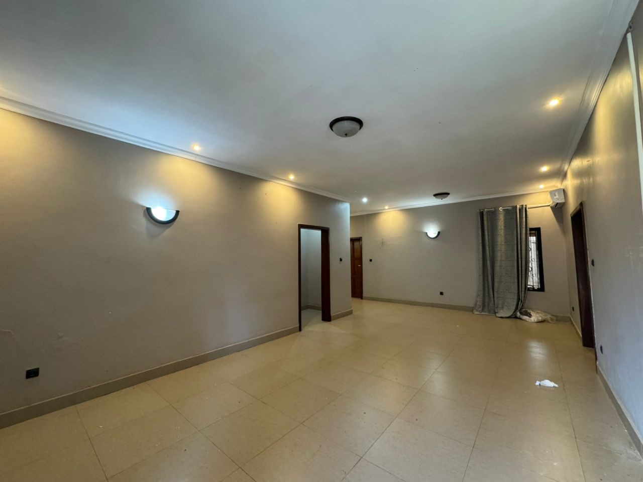 Maison à Louer – Plateau 2, Lubumbashi