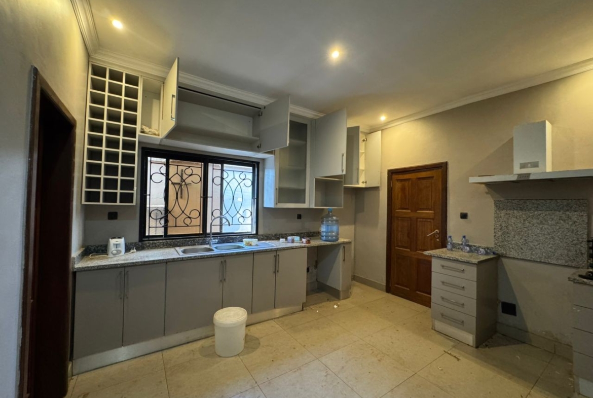 Maison à Louer – Plateau 2, Lubumbashi