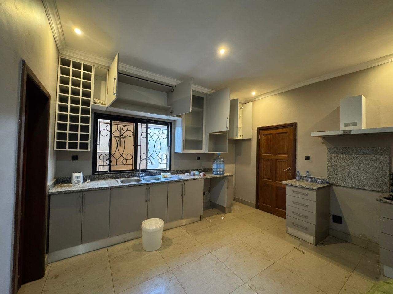 Maison à Louer – Plateau 2, Lubumbashi