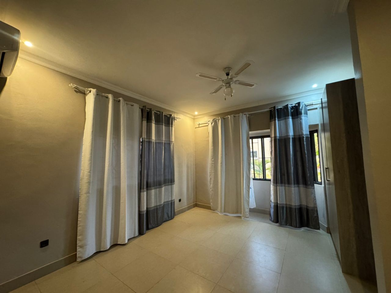 Maison à Louer – Plateau 2, Lubumbashi