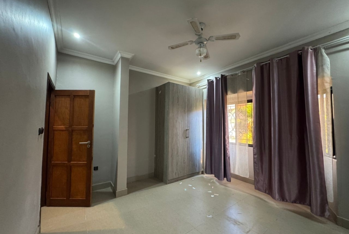Maison à Louer – Plateau 2, Lubumbashi