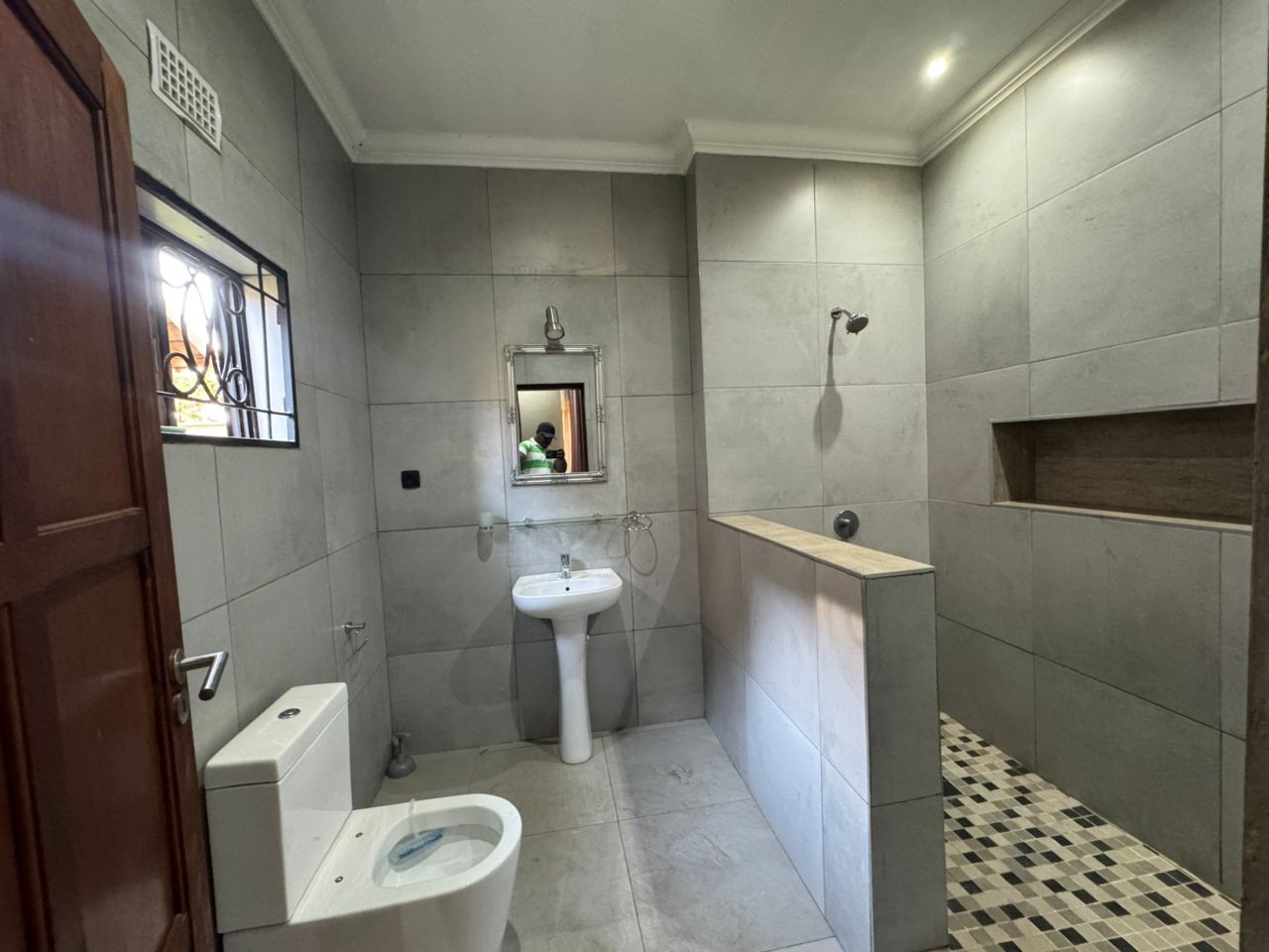 Maison à Louer – Plateau 2, Lubumbashi