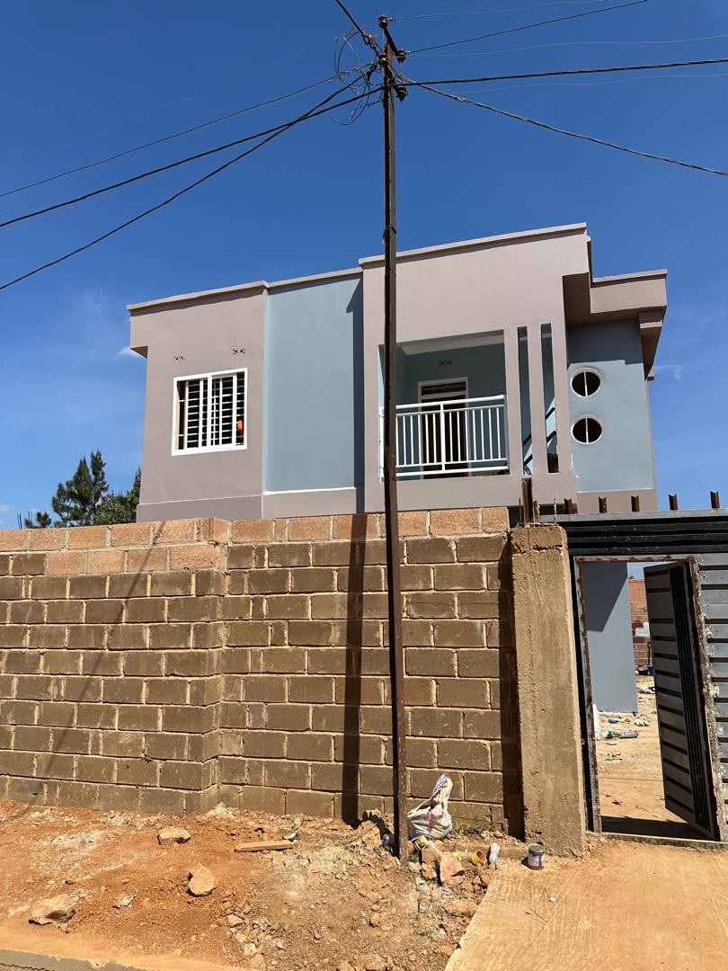 scaled_1001832828 Maison à Vendre – Météo Mwela, Lubumbashi