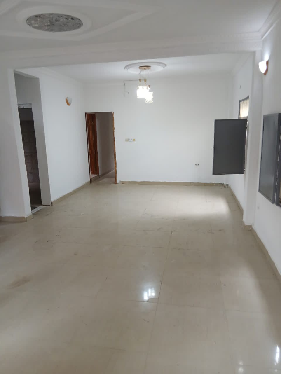 scaled_1001928345 Appartement à Louer – Kalamu, Kinshasa