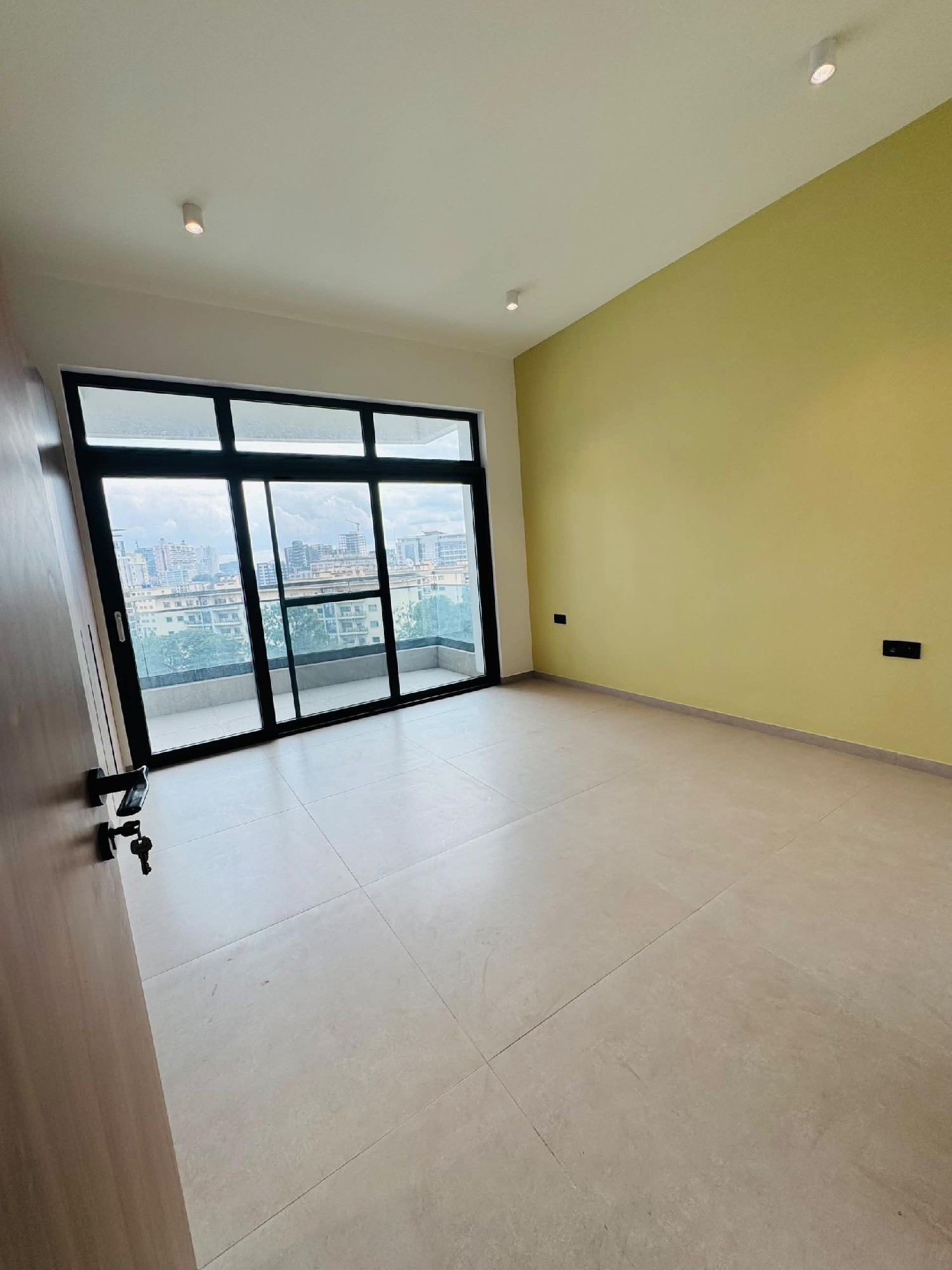 scaled_1001943265 Appartement à Louer – Gombe, Kinshasa