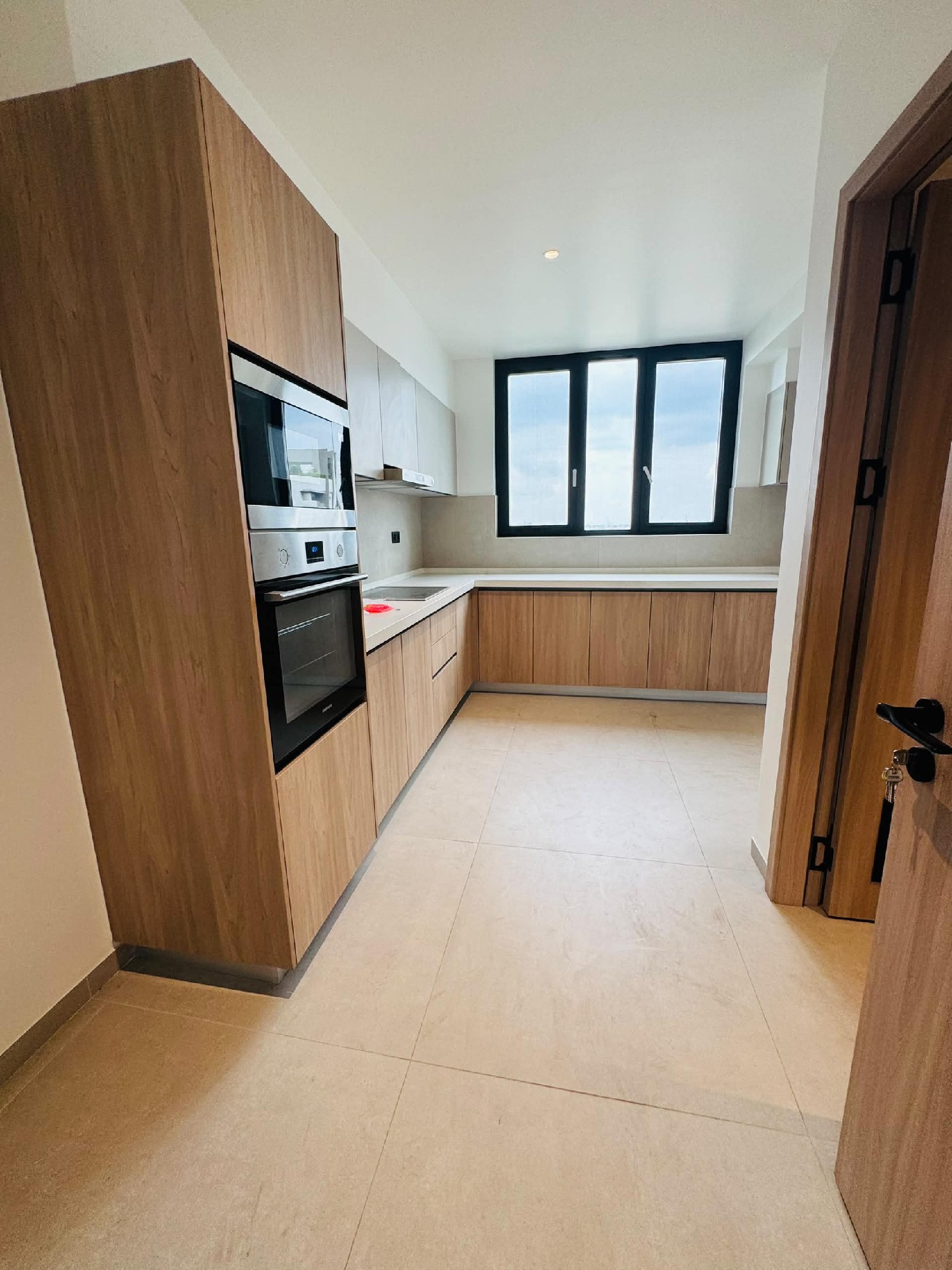 scaled_1001943276 Appartement à Louer – Gombe, Kinshasa