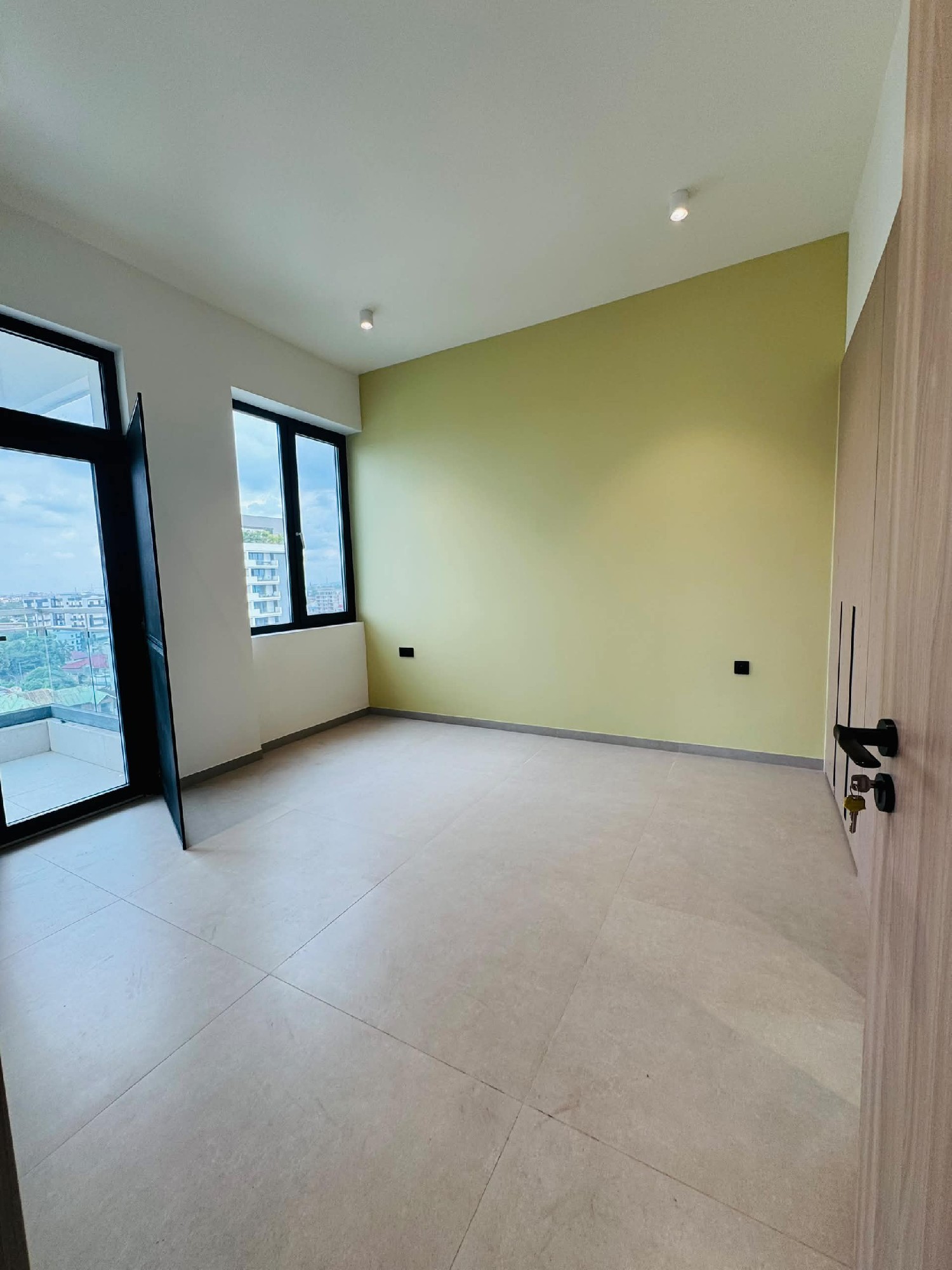 scaled_1001943287 Appartement à Louer – Gombe, Kinshasa