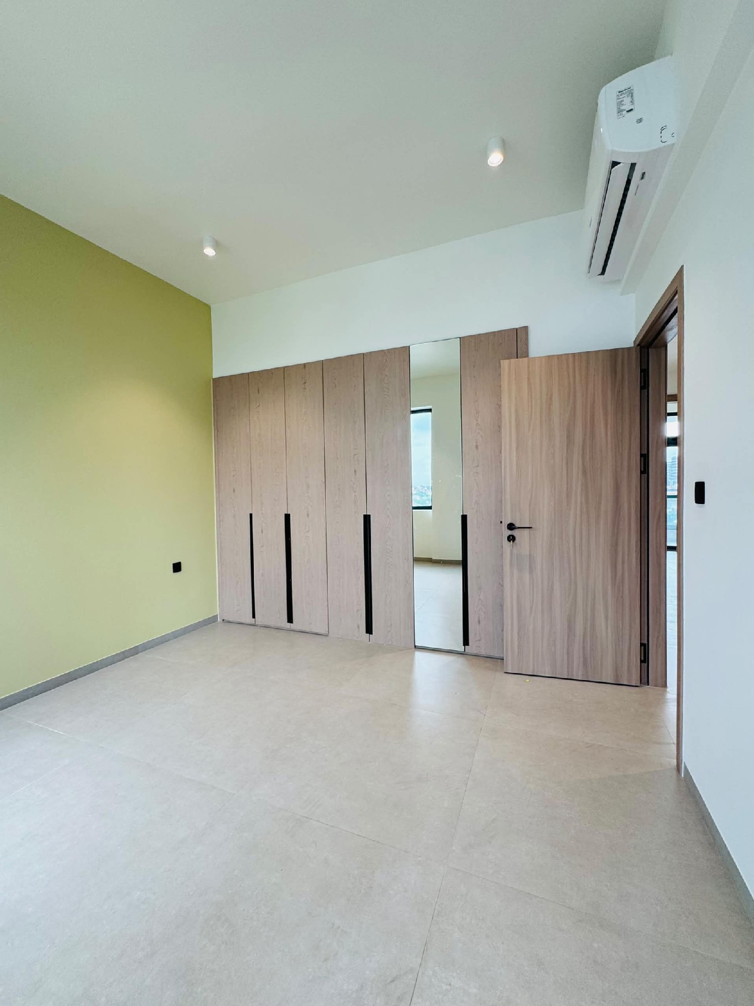 scaled_1001943290 Appartement à Louer – Gombe, Kinshasa