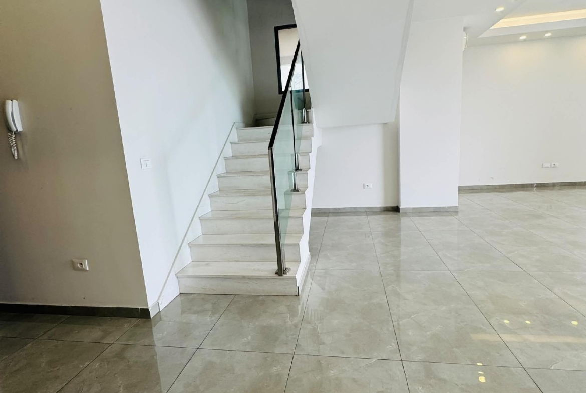 Duplex à Louer – Gombe, Kinshasa