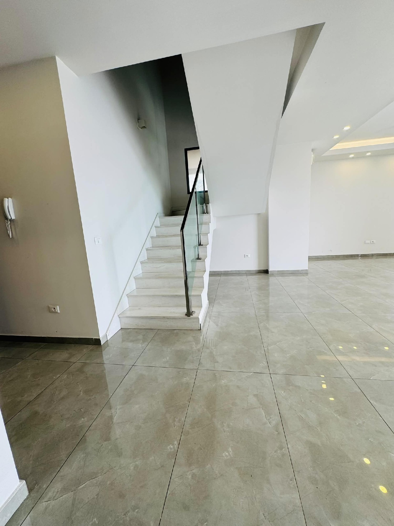 Duplex à Louer – Gombe, Kinshasa