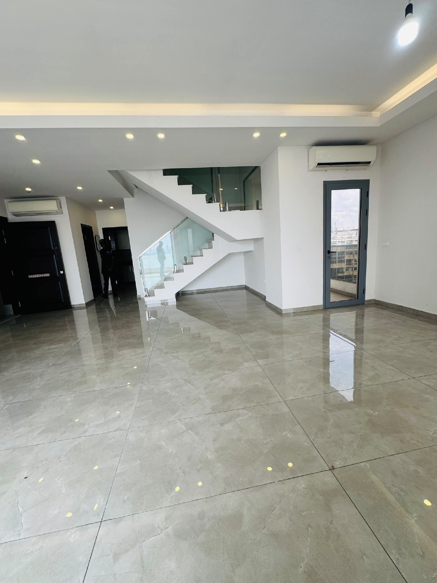 Duplex à Louer – Gombe, Kinshasa