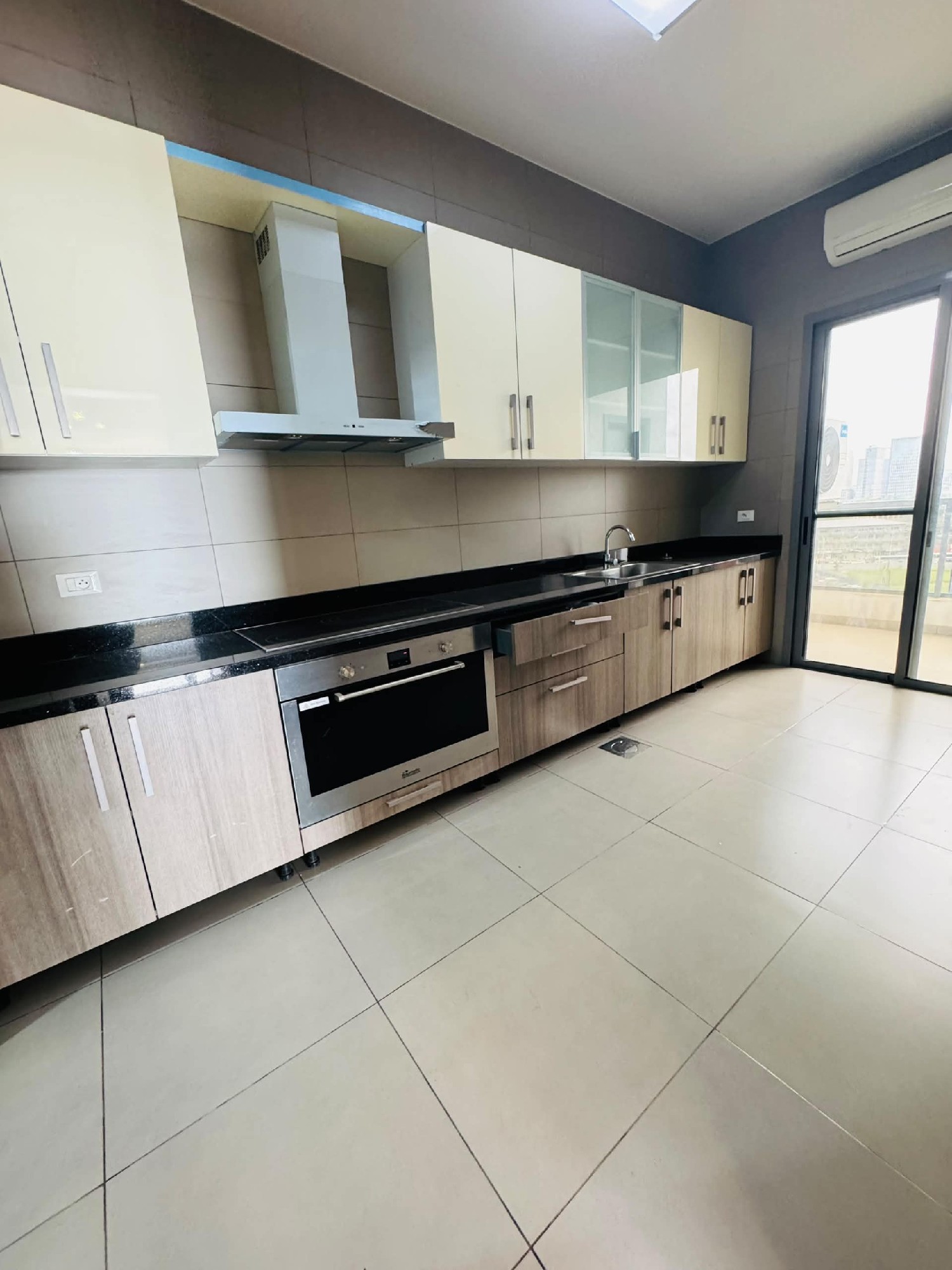 Duplex à Louer – Gombe, Kinshasa