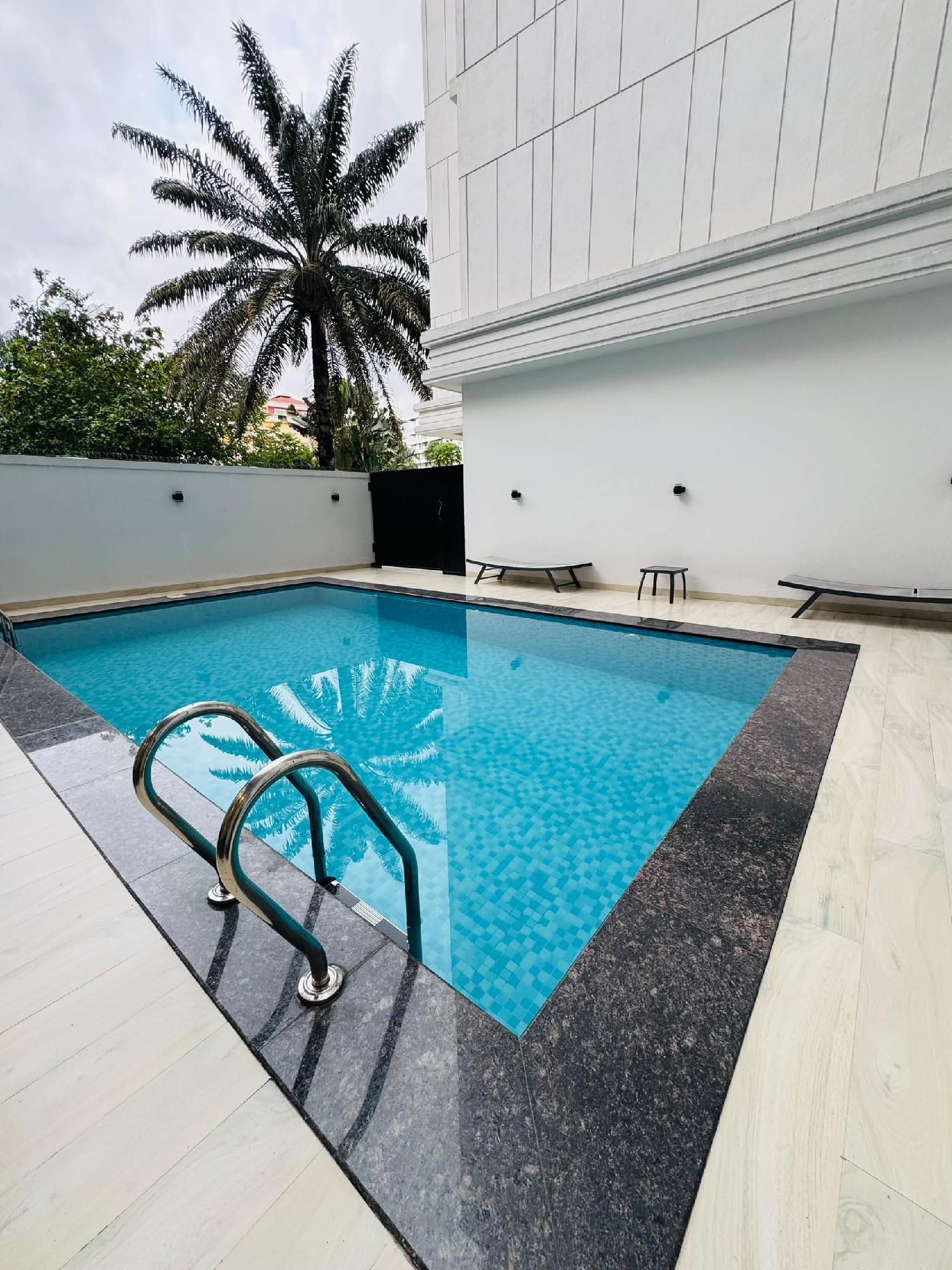 Appartement Meublé à Louer – Gombe, Kinshasa
