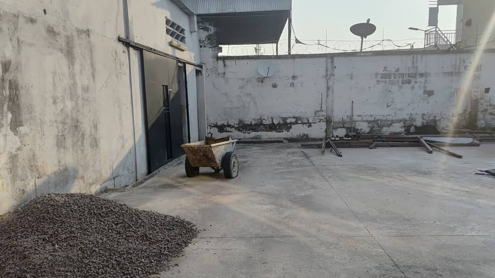 Commercial à Louer – Limete, Kinshasa