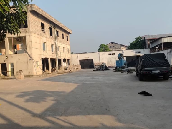 Commercial à louer – limete, kinshasa