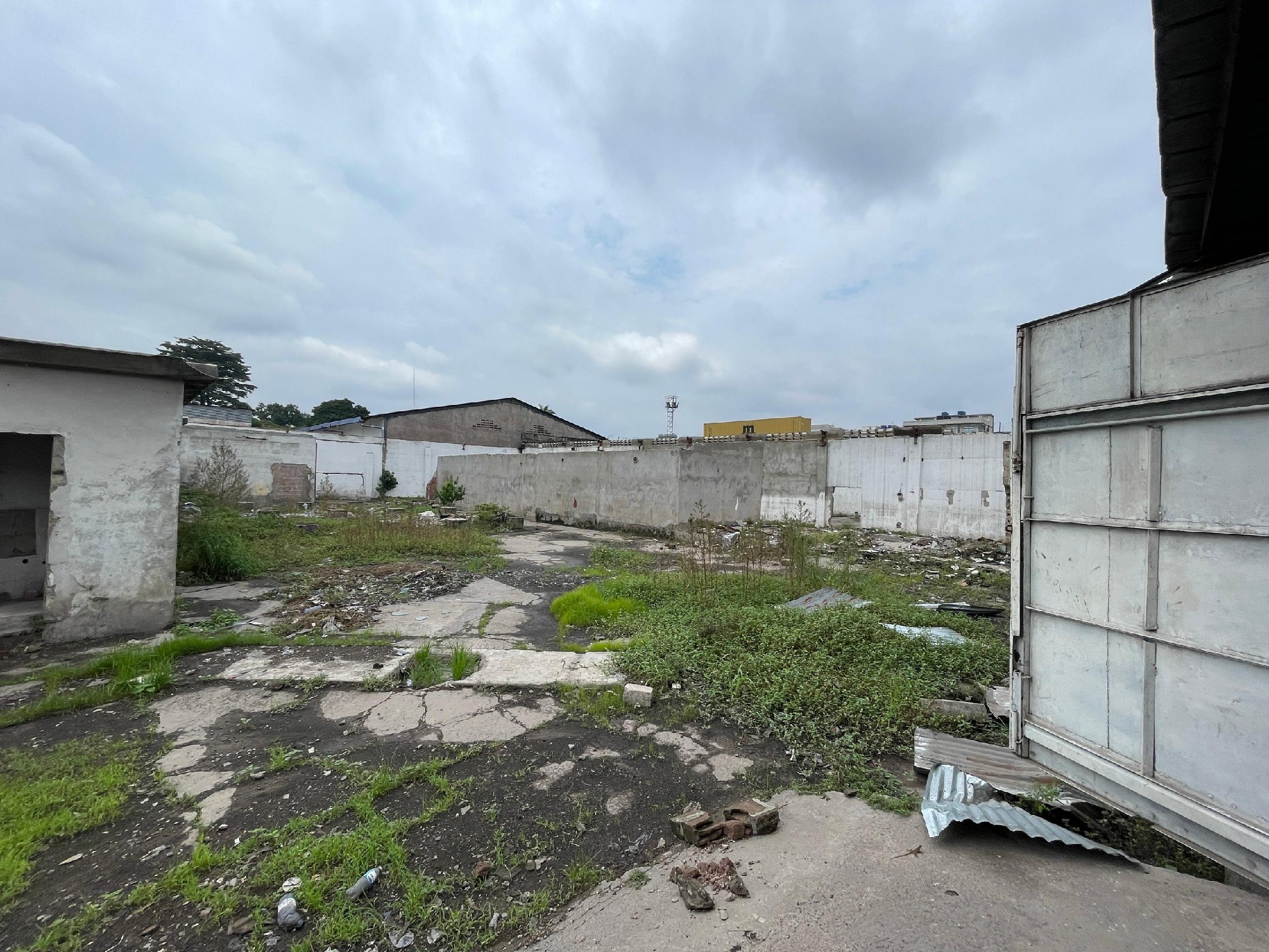 Parcelle-Terrain à Vendre – Gombe, Kinshasa