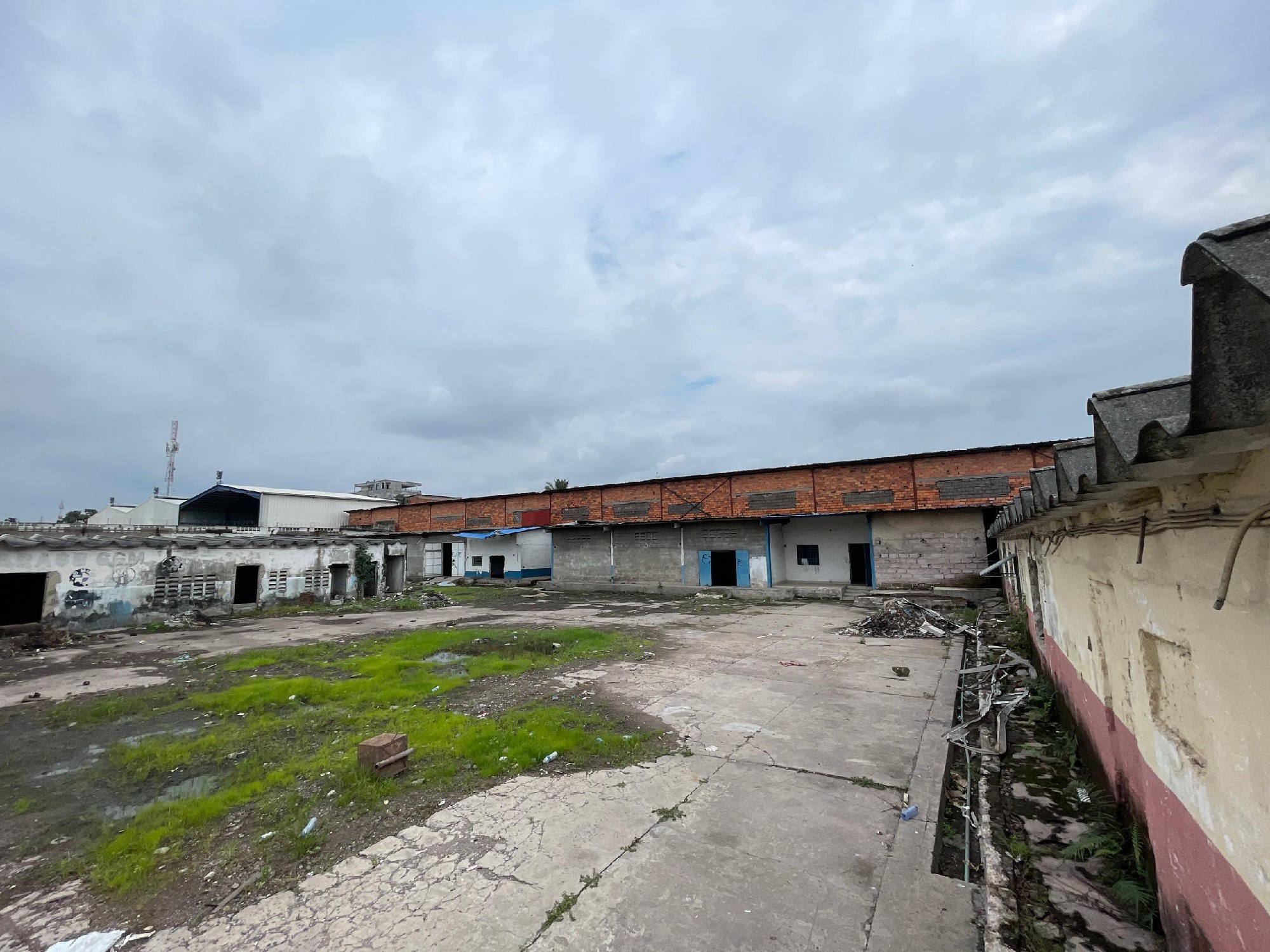 Parcelle-Terrain à Vendre – Gombe, Kinshasa