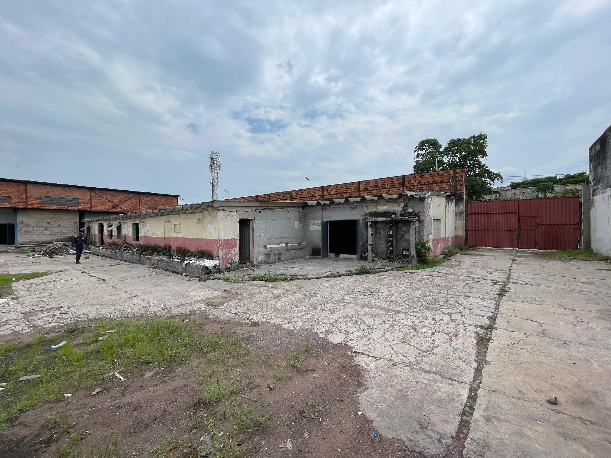 Parcelle-Terrain à Vendre – Gombe, Kinshasa