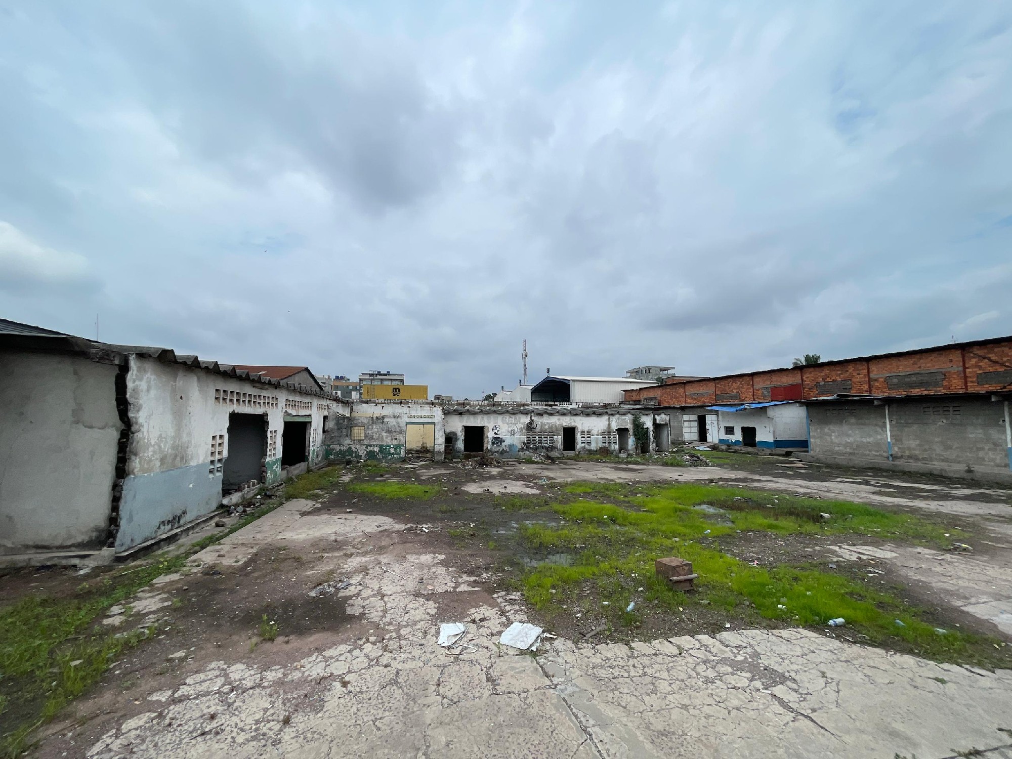 Parcelle-Terrain à Vendre – Gombe, Kinshasa