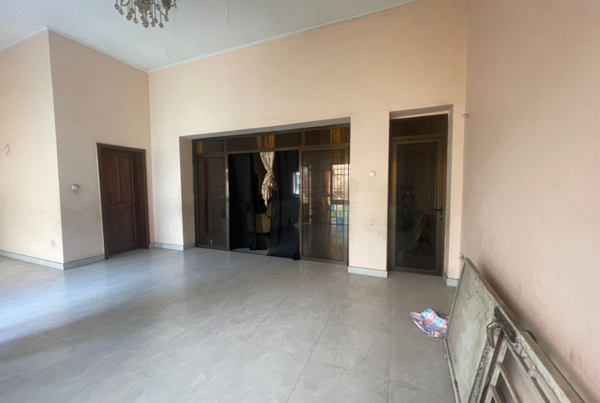 Parcelle-Terrain à Vendre – Ngaliema, Kinshasa