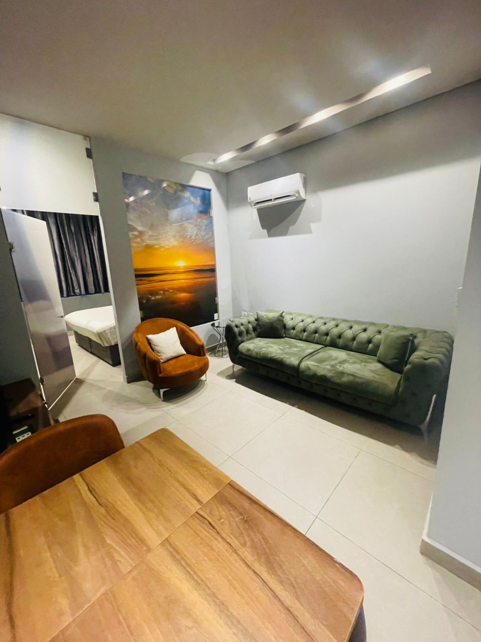 scaled_1001947555 Appartement Meublé à Louer – Gombe, Kinshasa