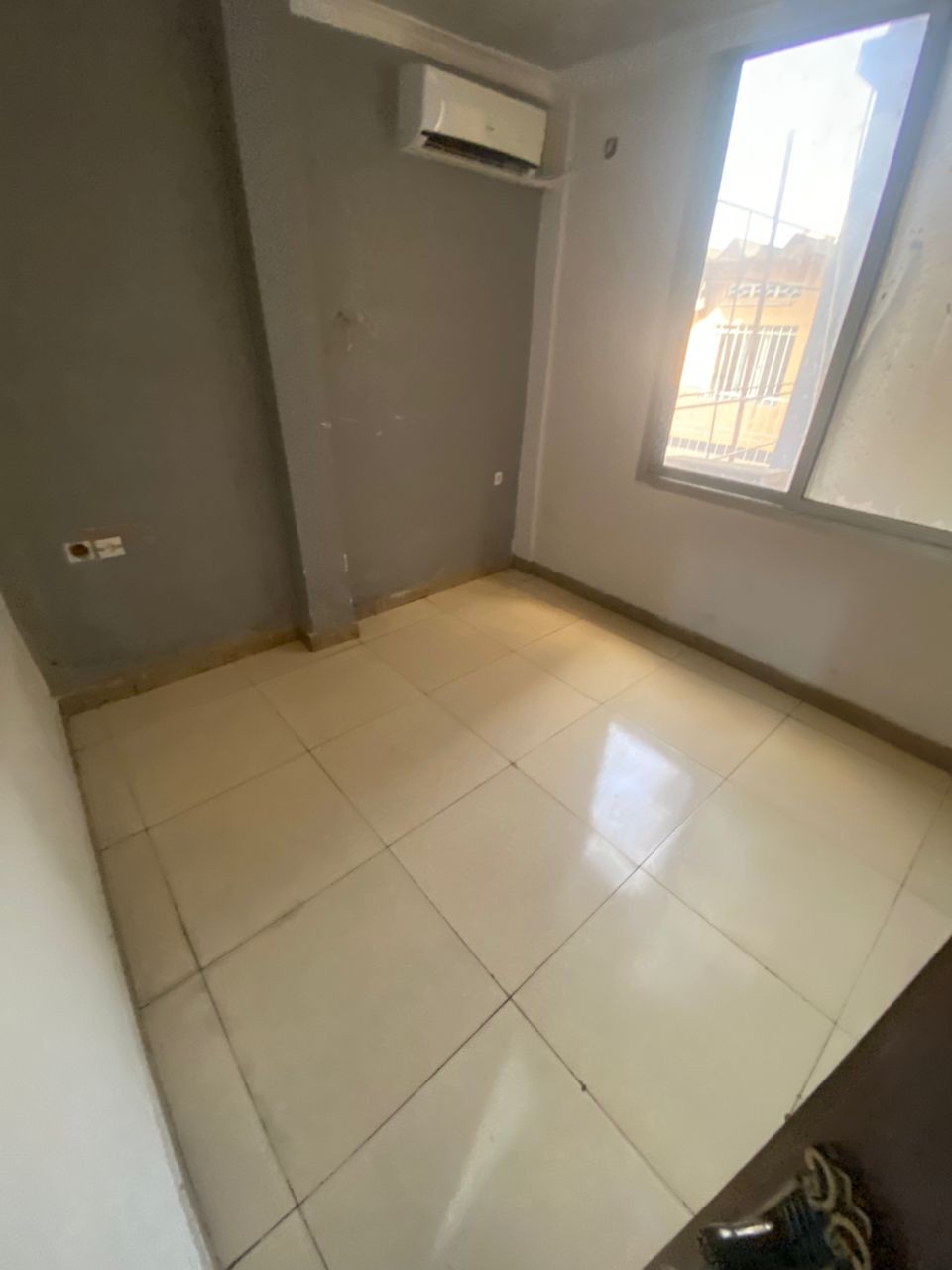 scaled_1001947669 Appartement à Louer – Gombe, Kinshasa