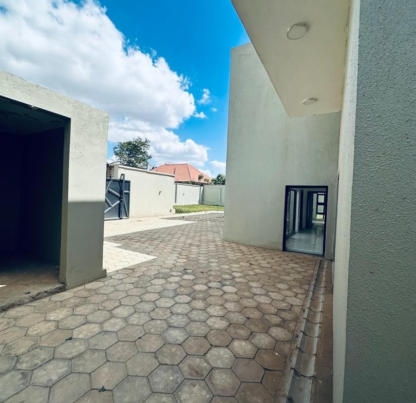 Villa à Vendre – Golf Le Battant, Lubumbashi