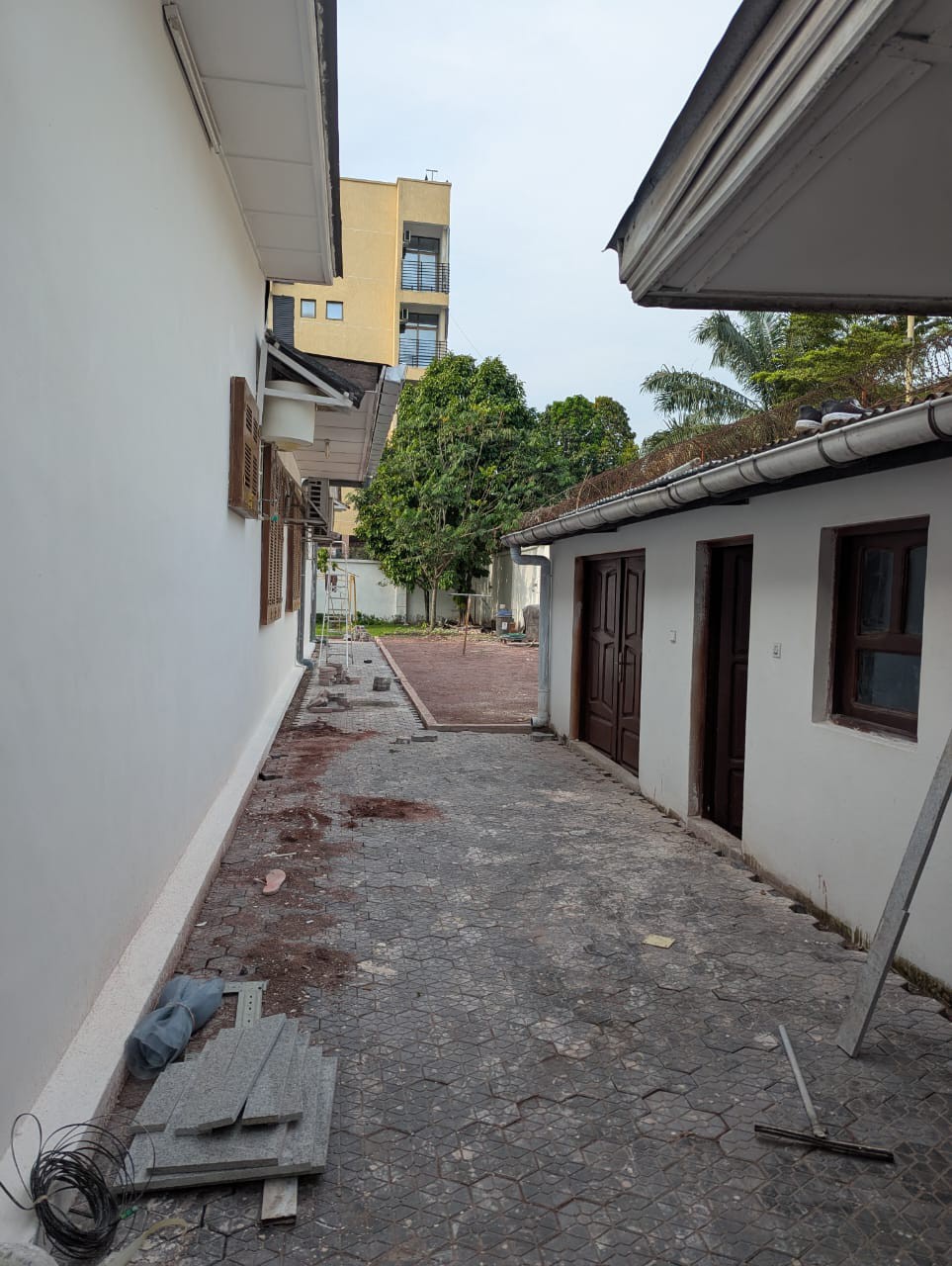 scaled_1001951967 Villa à Louer – Gombe, Kinshasa