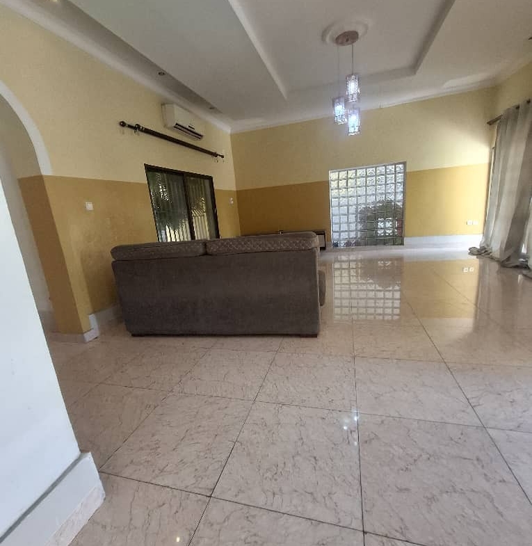 Maison à Louer – Ngaliema, Kinshasa