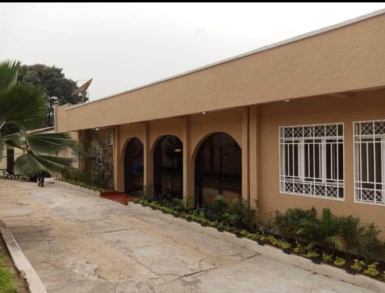scaled_1002397620 Villa à Louer – Macampagne, Kinshasa