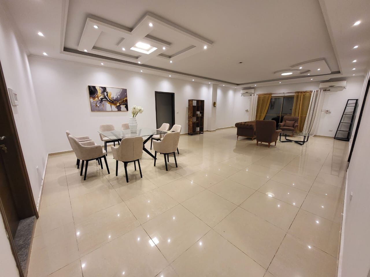 scaled_1002398807 Appartement Meublé à Vendre – Gombe, Kinshasa