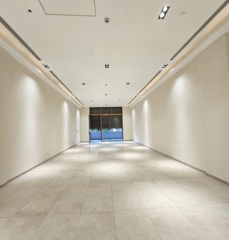 Locaux Commerciaux à Louer – Gombe, Kinshasa