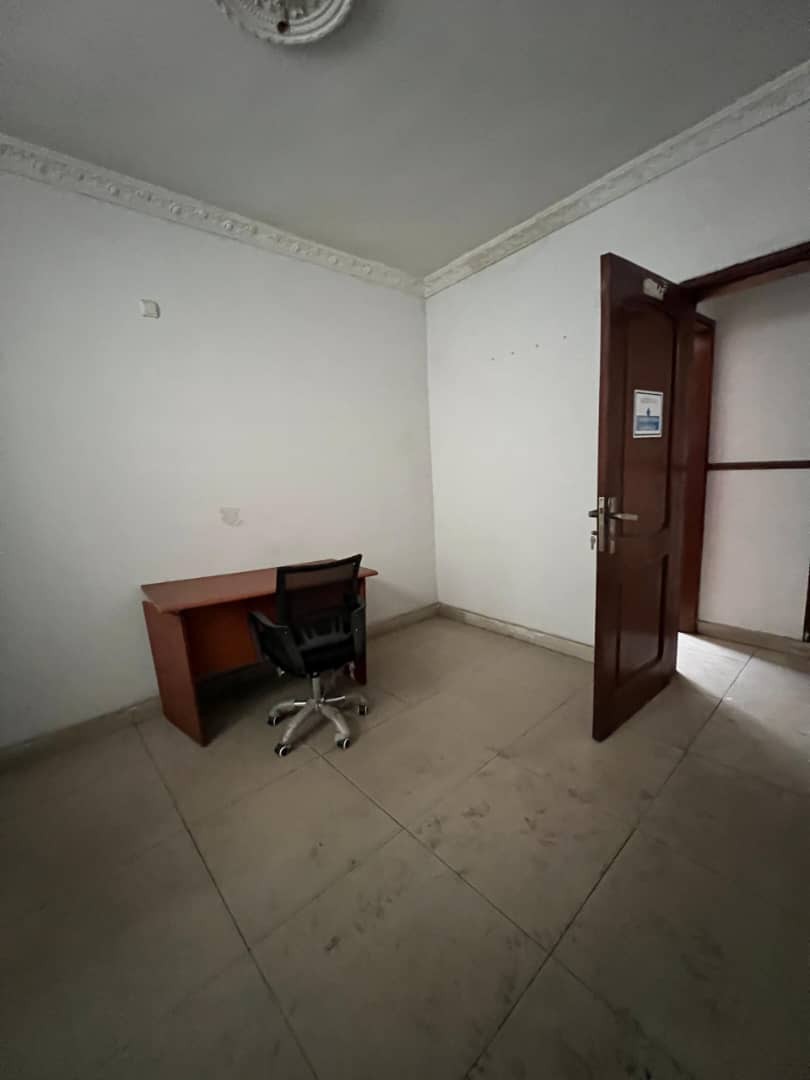 Bureau à Louer – Lingwala, Kinshasa