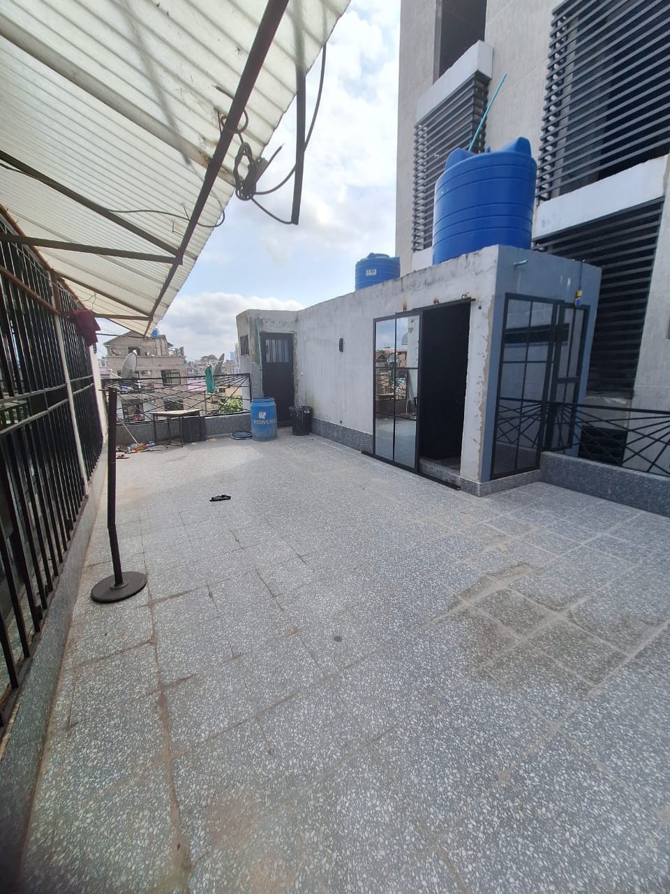 scaled_1005179797 Appartement à Louer – Lingwala, Kinshasa
