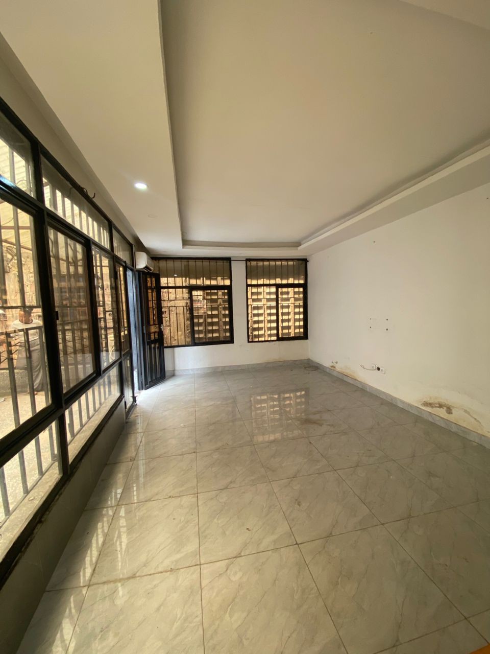 scaled_1005179862 Appartement à Louer – Lingwala, Kinshasa