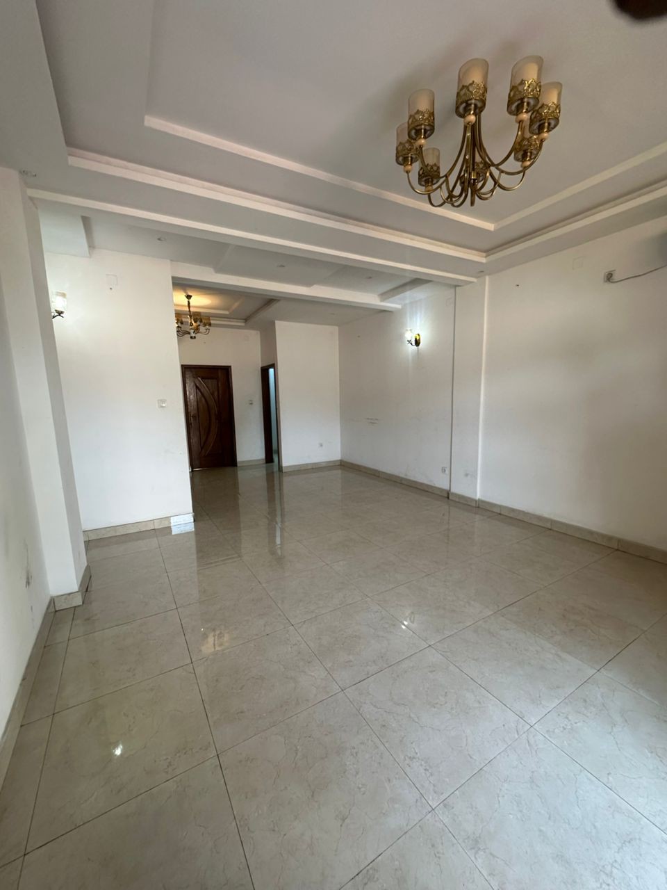 scaled_1005262591 Appartement à Louer – Centre Ville, Kinshasa