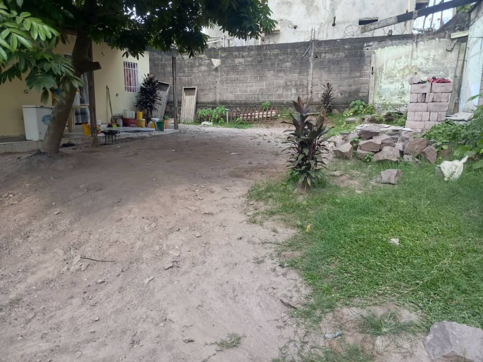 Parcelle-Terrain à Vendre – Mbudi, Kinshasa