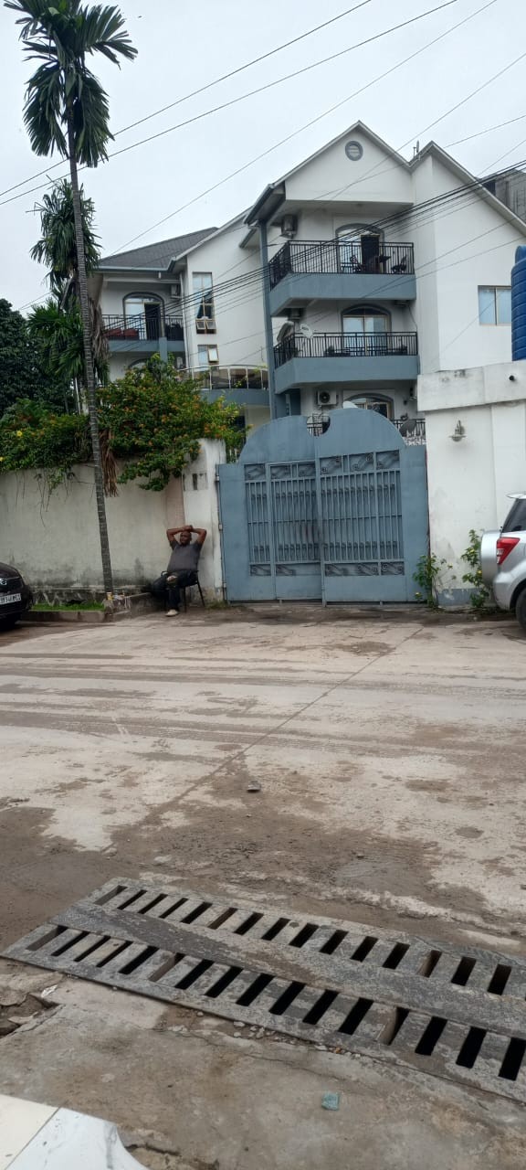 Immeuble à Vendre – Gombe, Kinshasa