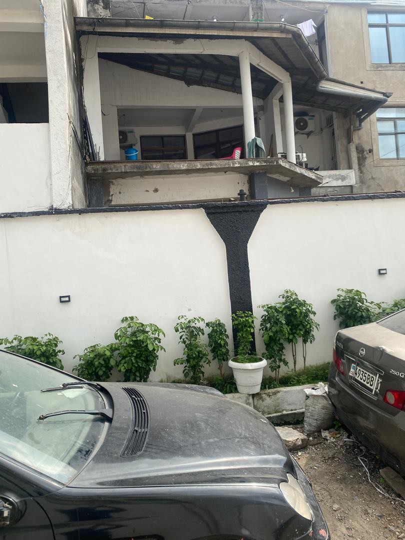 scaled_165149 Immeuble à Vendre – Lingwala, Kinshasa