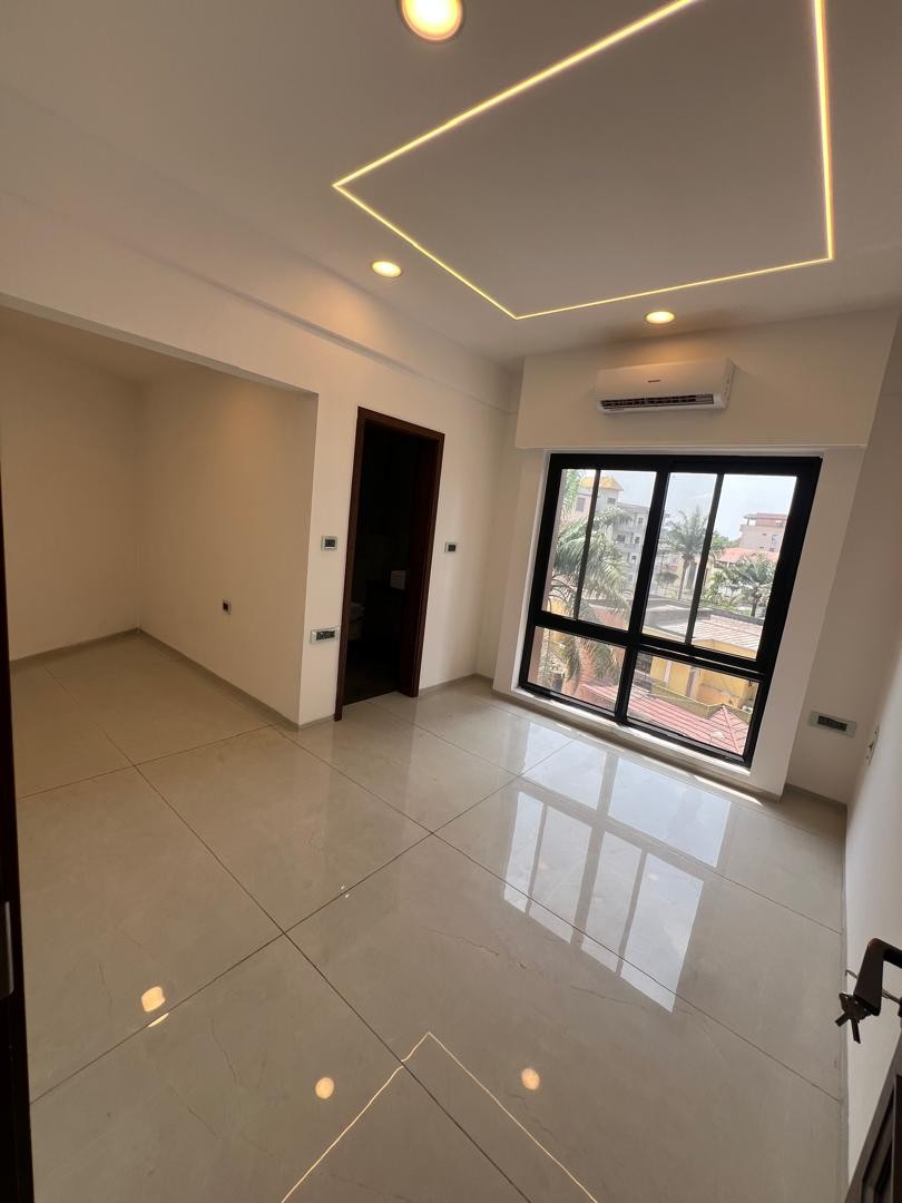 scaled_214558 Immeuble à Louer – Gombe, Kinshasa