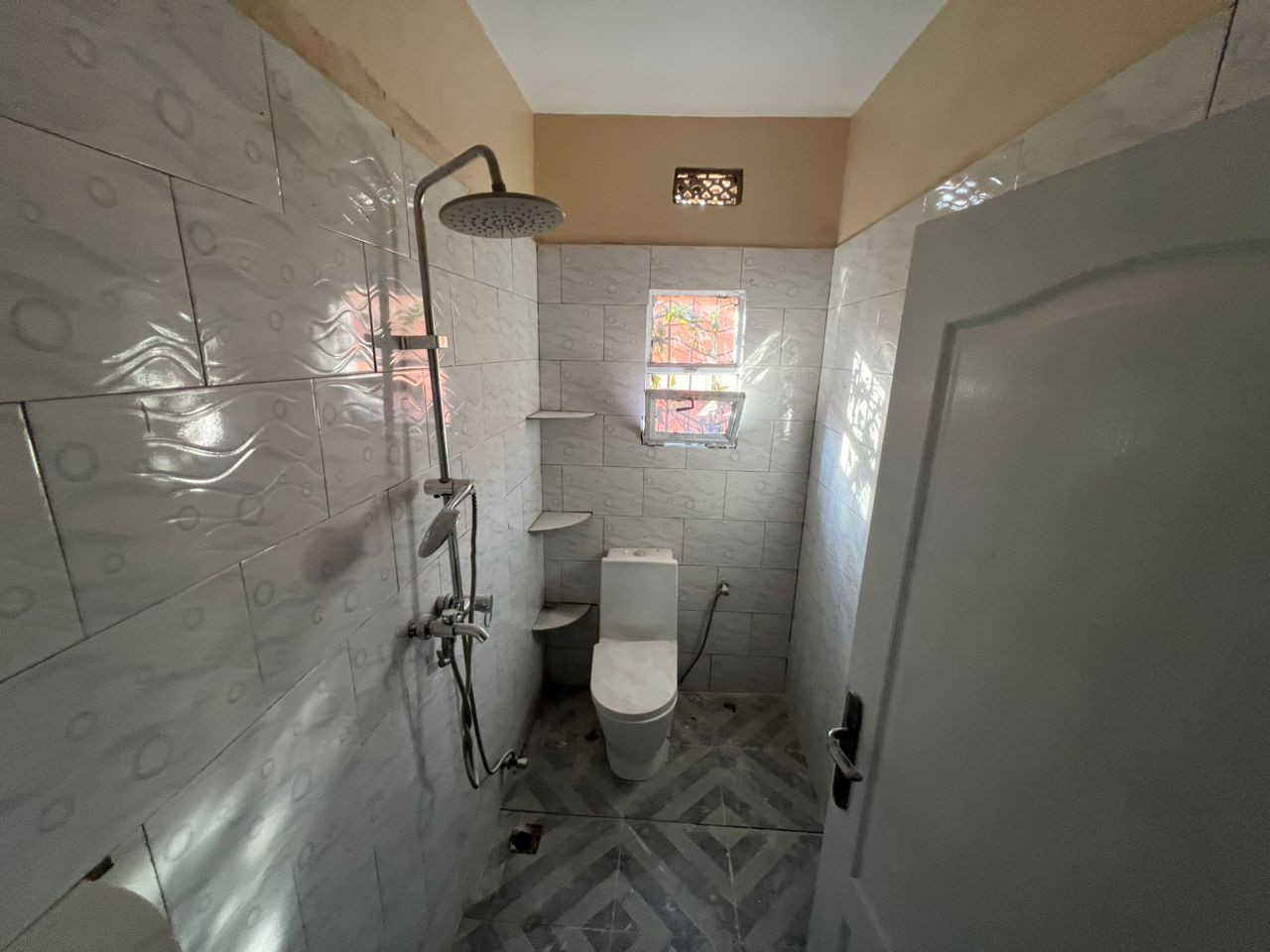Maison à Louer – Joli Site, Lubumbashi